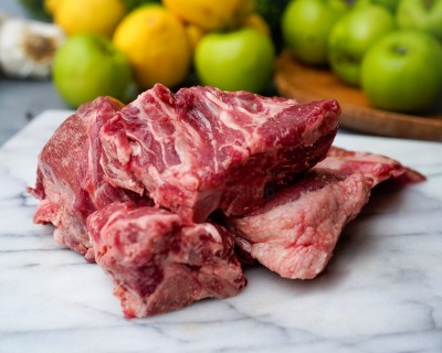 Свинина на кости охлаждённая 1 кг - купить в Урюш-Битуллино